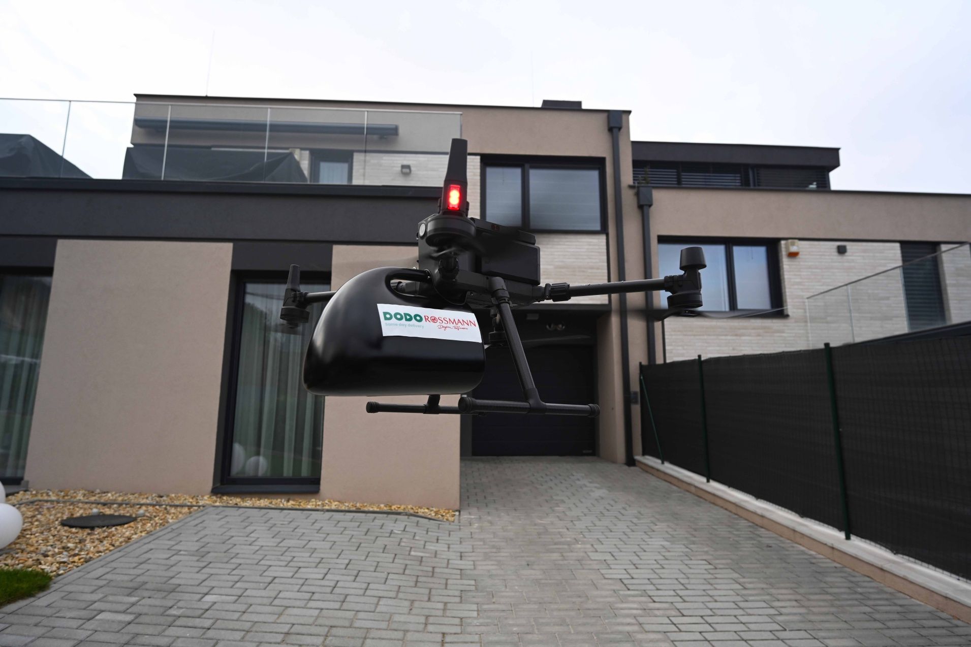 Dodávky pomocou dronov sú realitou blízko Slovenska