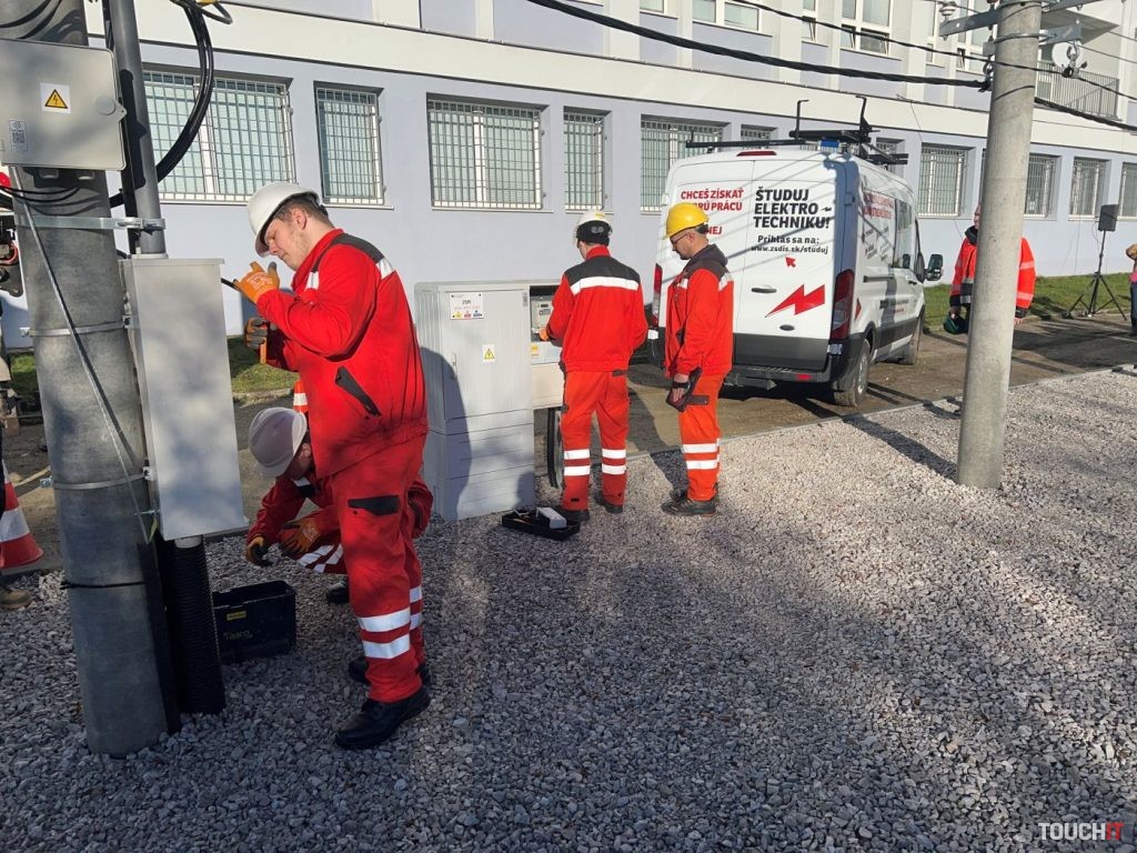 V Bratislave otvorili cvičný polygón pre mladých elektrotechnikov
