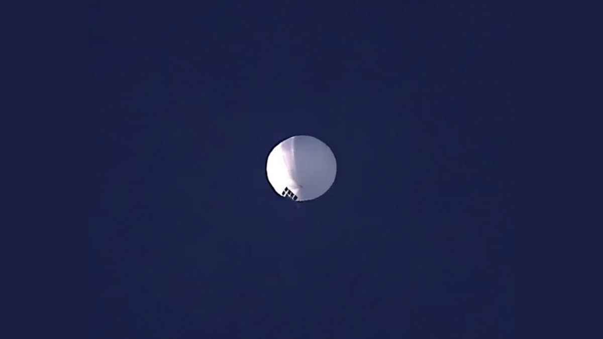 Američania zostrelili UFO