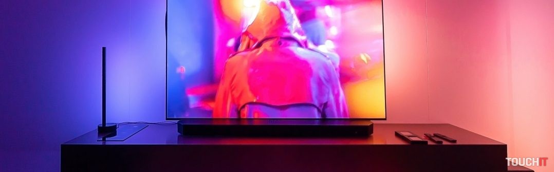 Samsung televízor s podsvietením Philips Hue