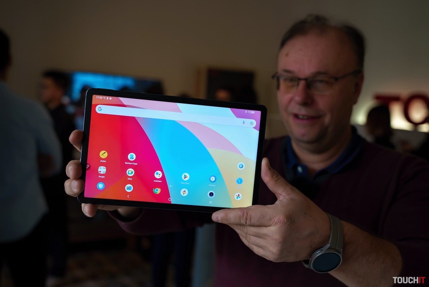 MWC 2023: TCL s lacnými telefónmi a novými tabletmi