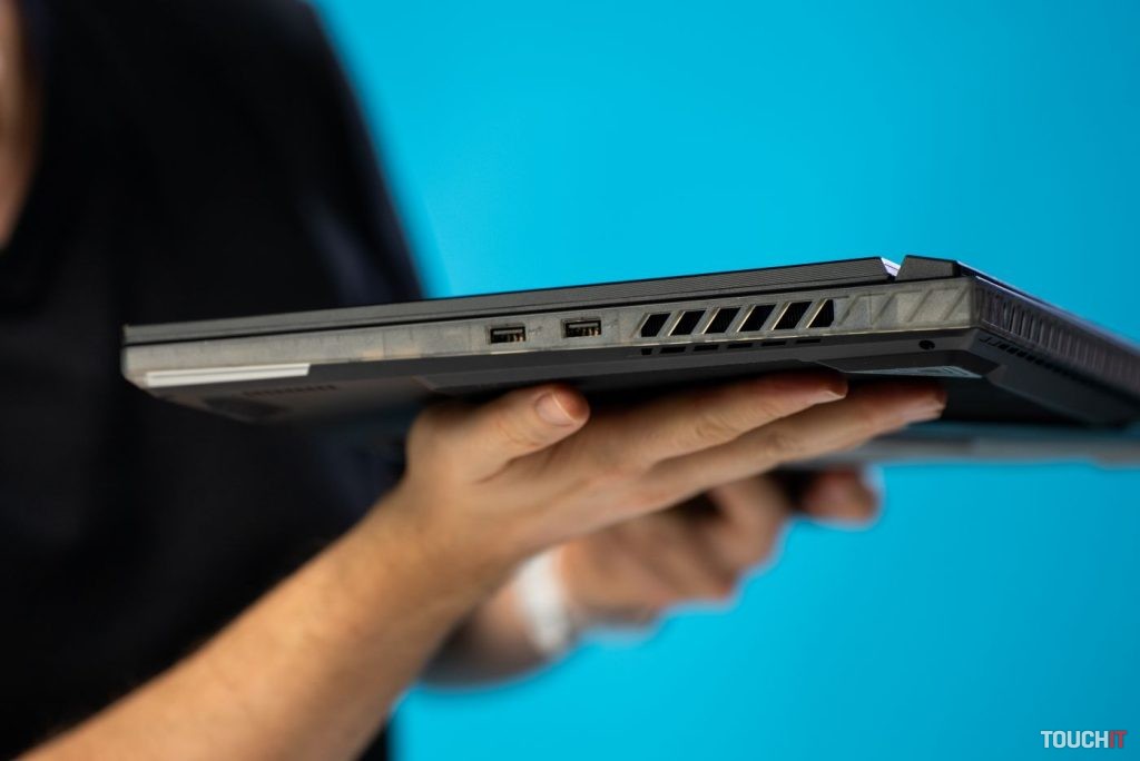 ROG Strix SCAR 18 (2023) G834