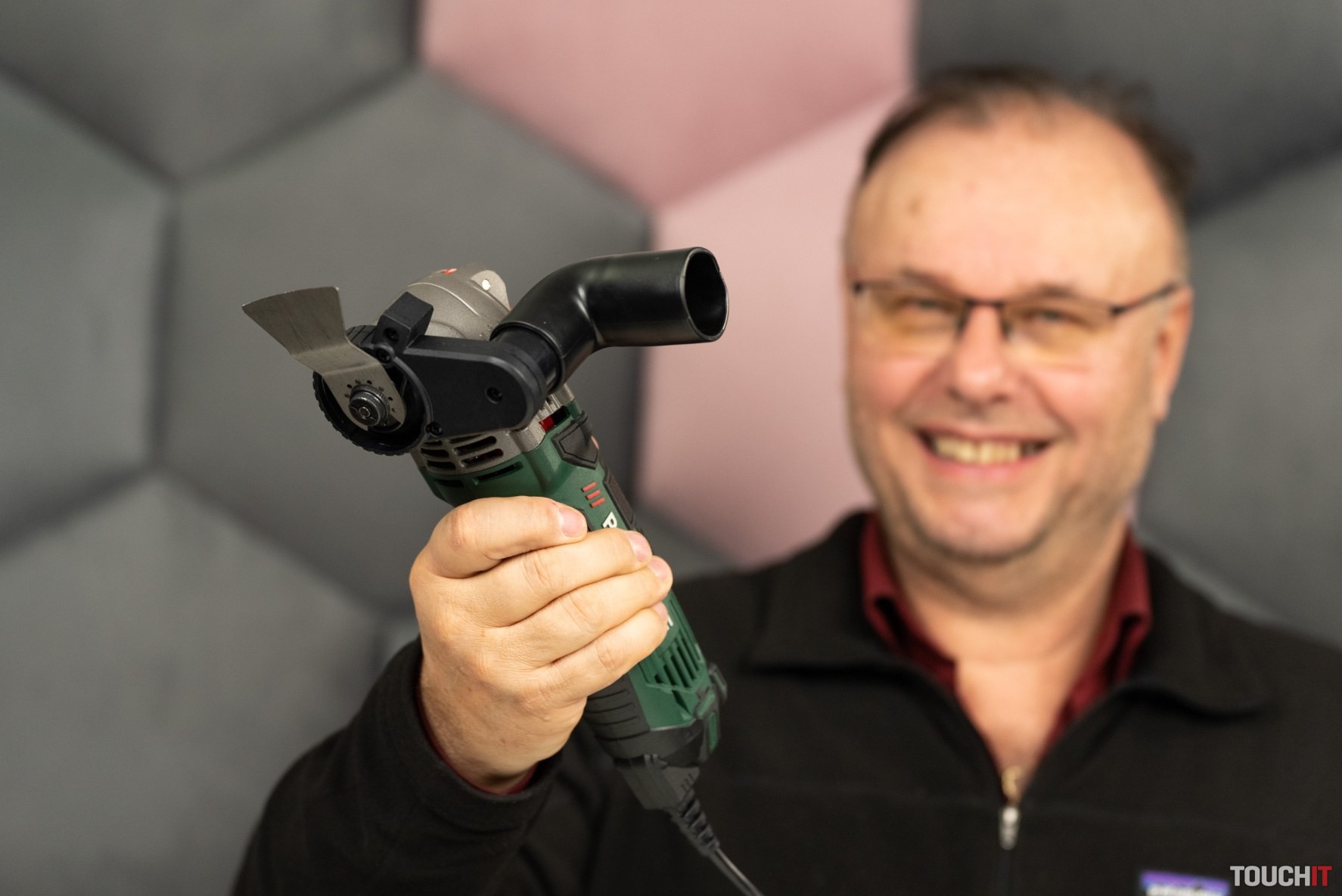 Univerzálny nástroj za babku