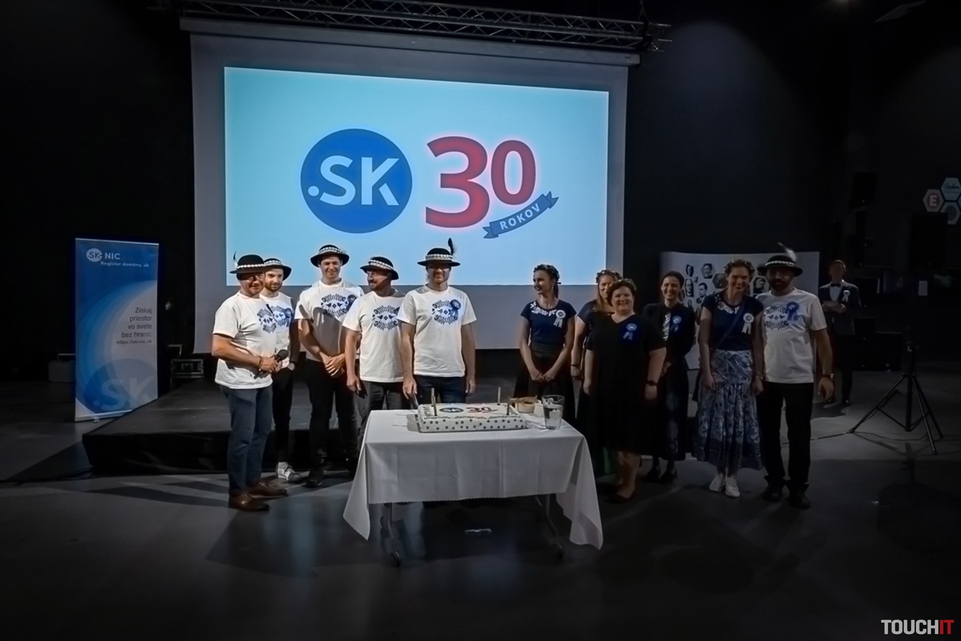 Doména .sk je na svete už 30 rokov. A môžete na tom zarobiť