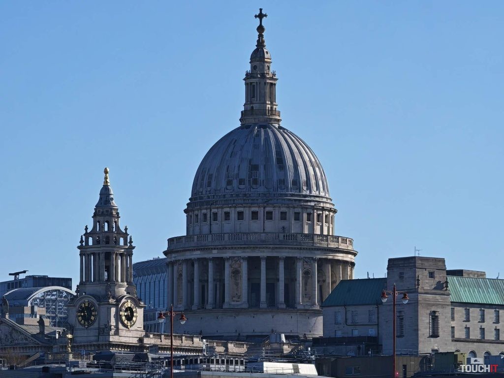 Magic5 Pro Tele 10× zoom