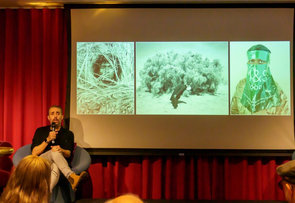 Edgar Martines pri prezentácii svojho diela