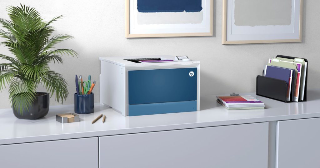 HP Color LaserJet 4200 zaberá v podniku veľmi málo miesta