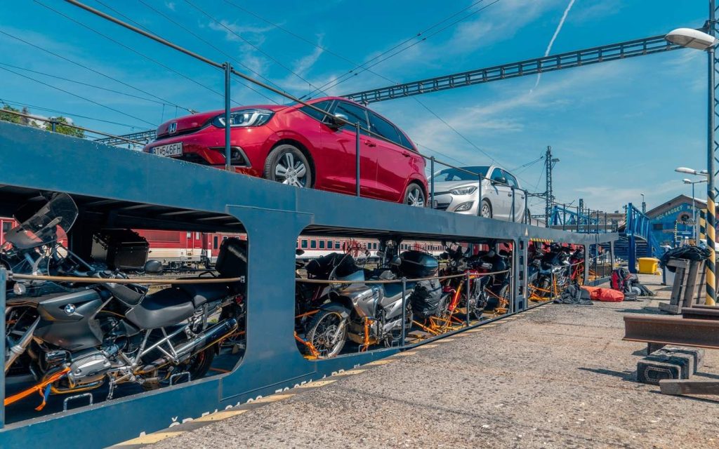 Prvý autovlak do Splitu prevezie 108 cestujúcich, 2 autá a 20 motocyklov