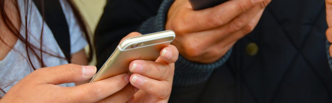 mobilne telefony pisanie sprav