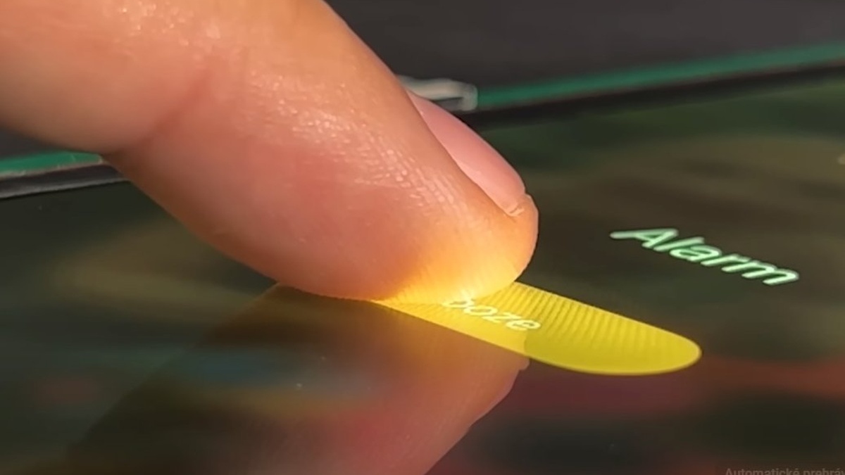 Šialený patent: OLED displej s nafukovacou klávesnicou