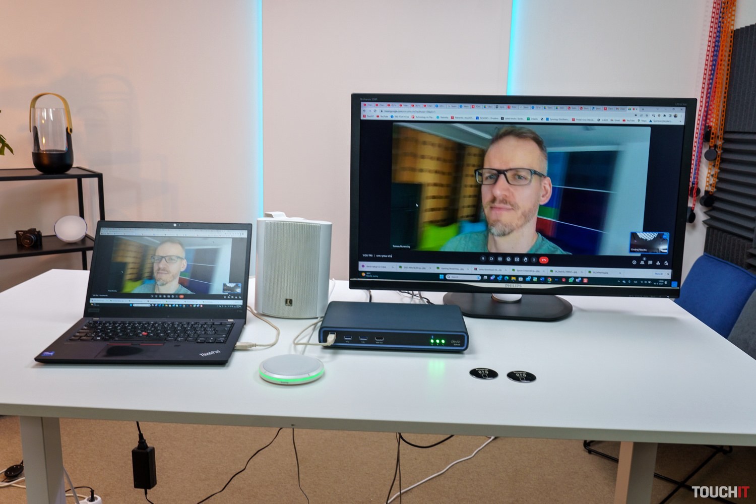 Devio SRC-25: takto má vyzerať konferenčný míting. Vaši partneri ocenia kvalitu zvuku