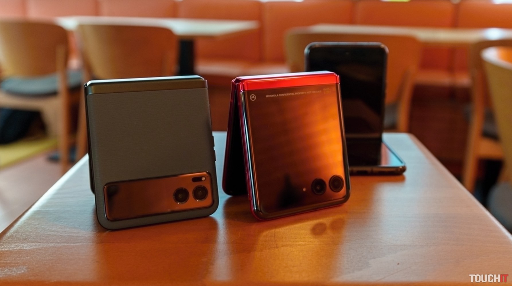 Motorola predstavuje unikátnu skladačku: Razr 40 Ultra (VIDEO)