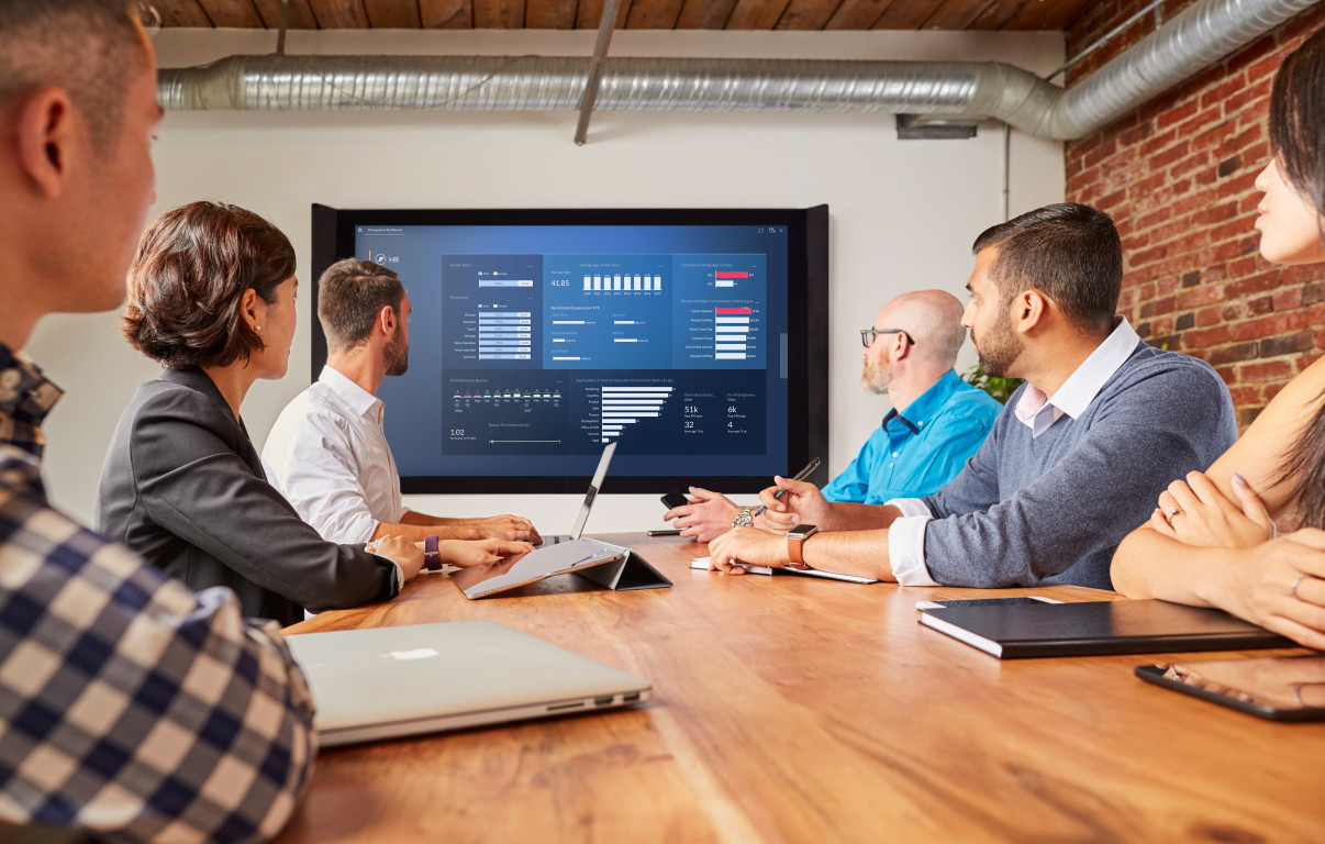 Z dní na hodiny. Porsche našlo budúcnosť rýchlych áut v dátach