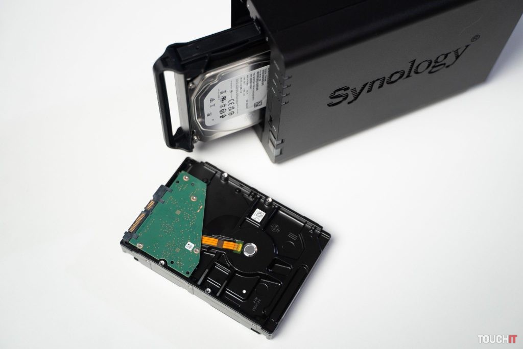 synology nas hdd hat3300
