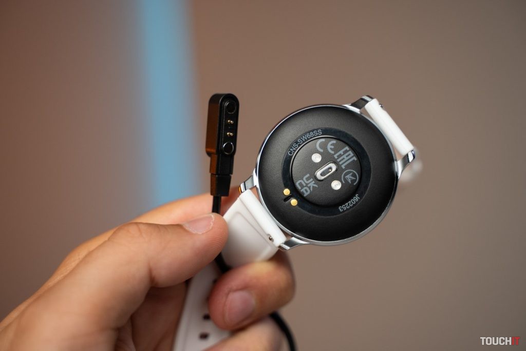 Canyon Badian SW-68: Čisté tvary a elegancia v smart hodinkách