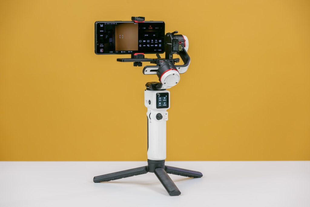 Zhiyun Crane M3 je univerzálny gimbal pre smartfón, akčnú kameru alebo fotoaparát