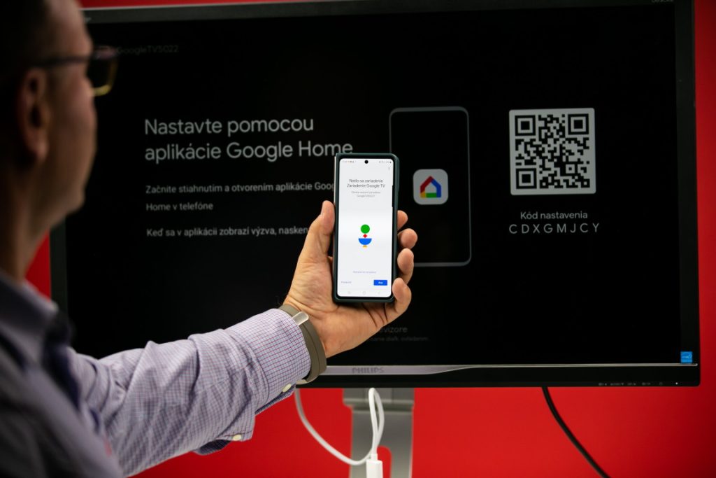 Prihlásenie do systému Google Home s načítaním QR kódu smartfónom