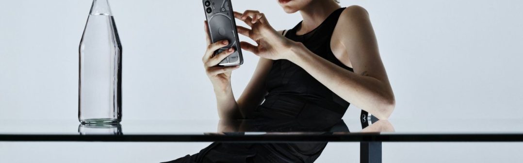 Nothing Phone (2)