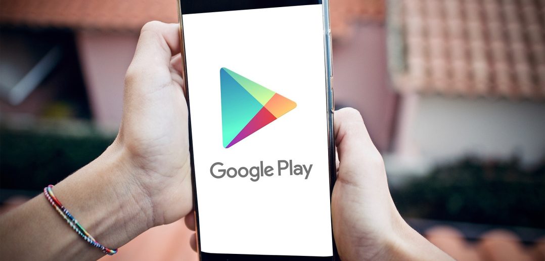 google play logo na obrazovke smartfonu