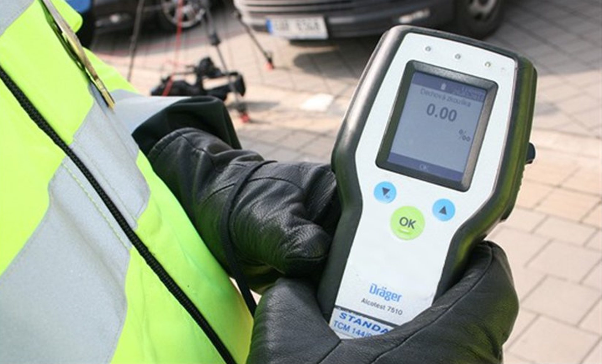 Policajti si vás postrážia novým meračom alkoholu. Toľkoto nás to bude stáť