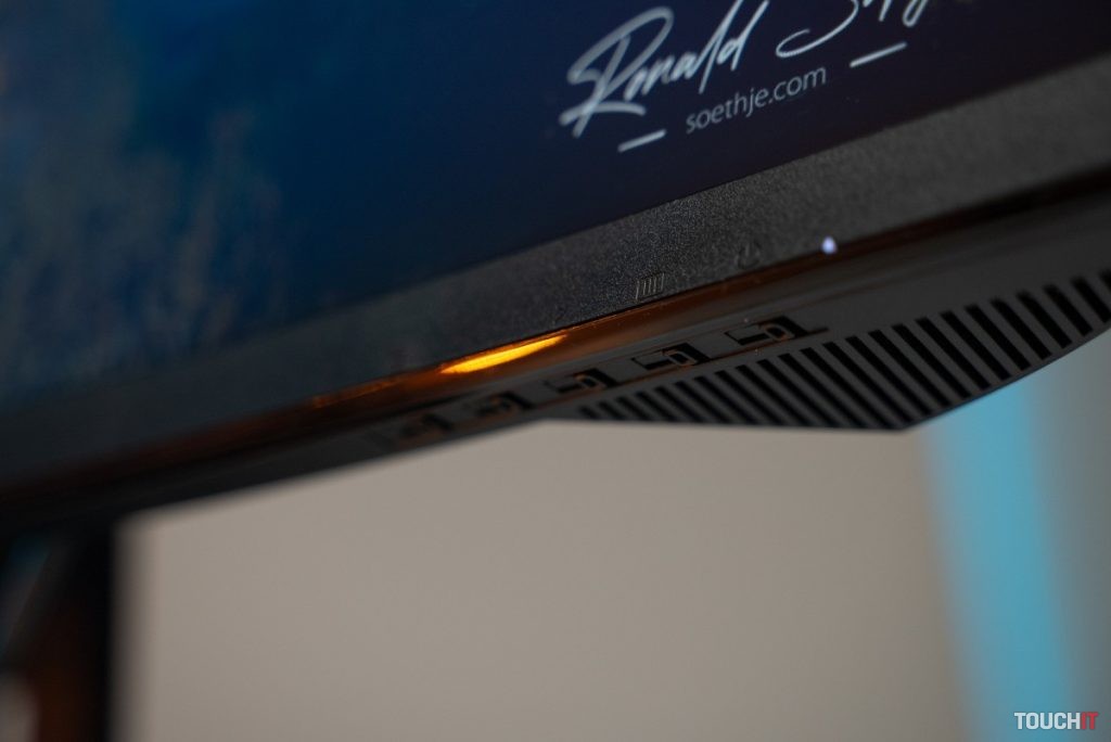 AOC CU34P3CV Monitor pre profesionálov