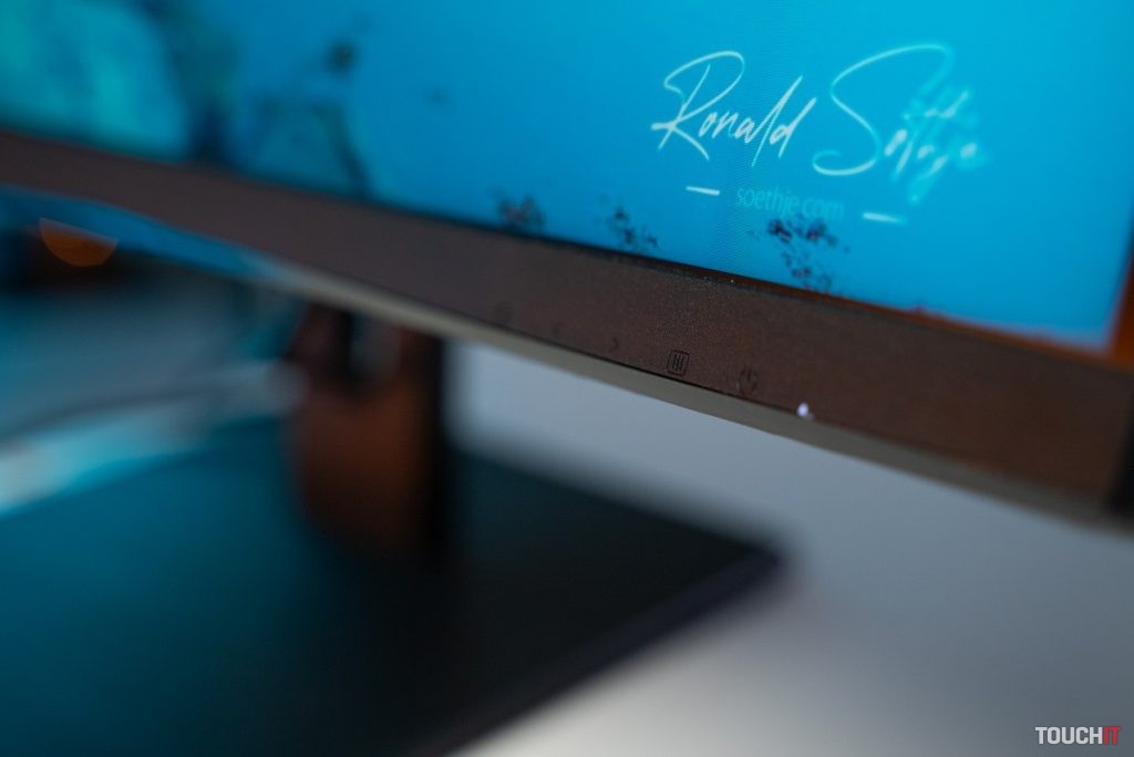 AOC CU34P3CV Monitor pre profesionálov