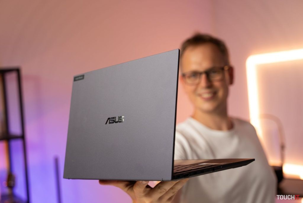 ASUS ExpertBook B9 OLED B9403CV