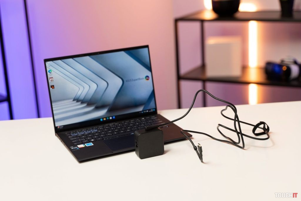 ASUS ExpertBook B9 OLED B9403CV