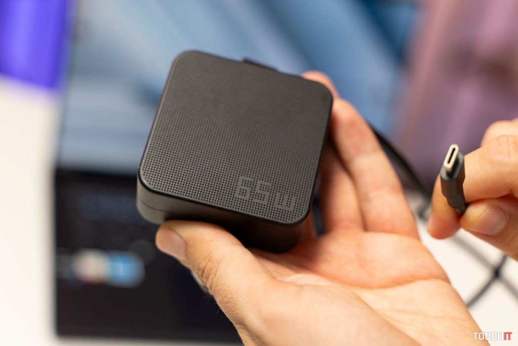 ASUS ExpertBook B9 OLED B9403CV