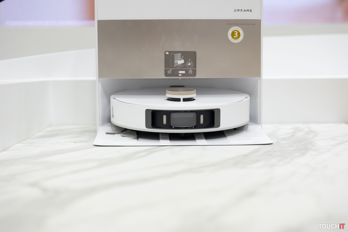 DreameBot L20 Ultra je plne automatizovaný robotický vysávač. Nevyžaduje prakticky žiadnu údržbu