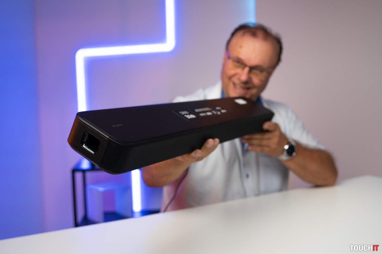 Sony HT-S2000: priestorový zvuk pre váš televízor (RECENZIA)