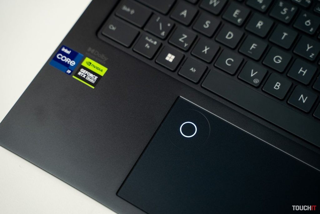 ASUS Zenbook Pro 14 OLED (UX6404)