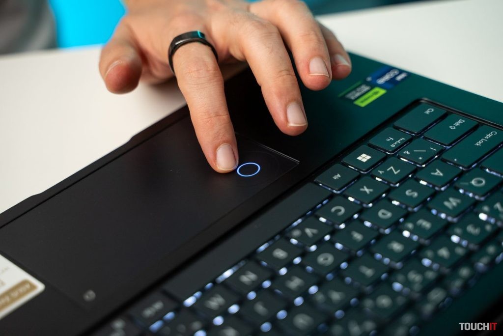 ASUS Zenbook Pro 14 OLED (UX6404)