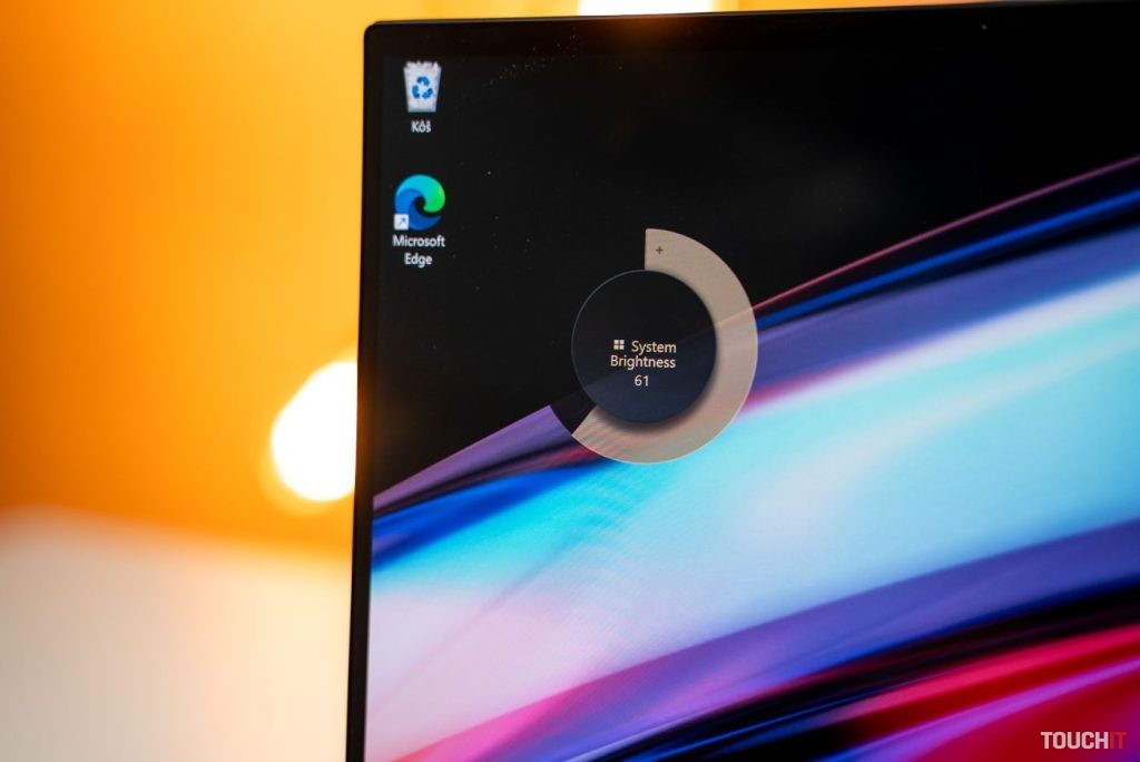 ASUS Zenbook Pro 14 OLED (UX6404)