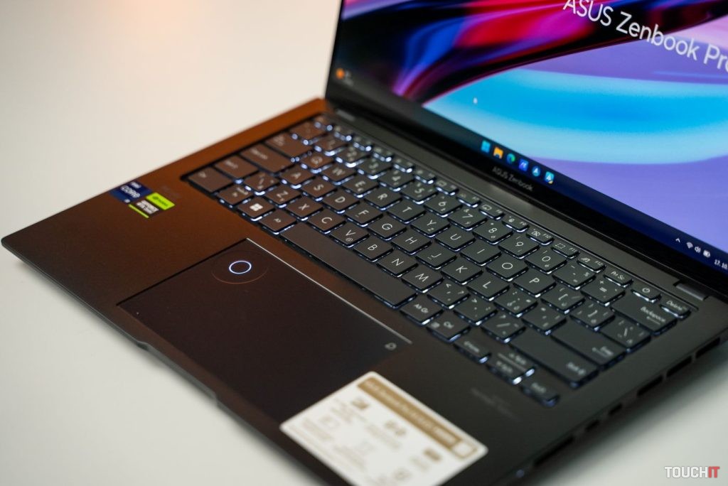 ASUS Zenbook Pro 14 OLED (UX6404)