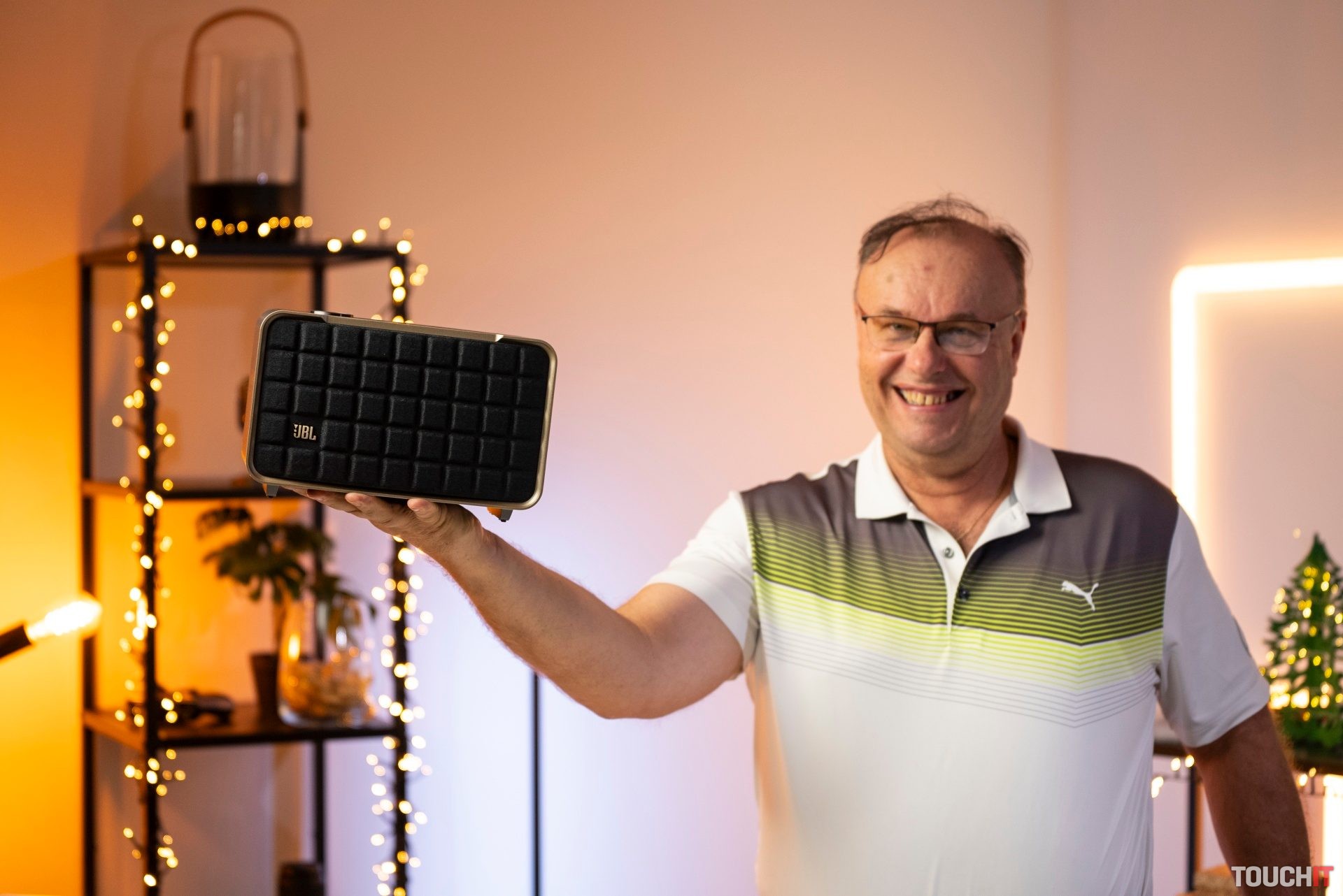 JBL Authentics 200: Takto má vyzerať reproduktor do bežnej izby