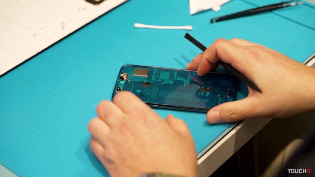 pcexpres oprava iphone v predajni bratislava aupark