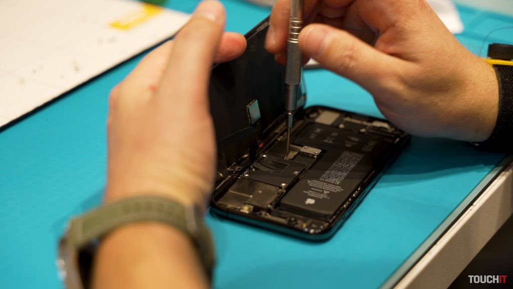 pcexpres oprava iphone v predajni bratislava aupark