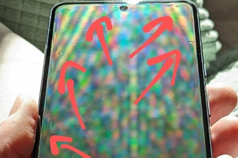 Pixel 8 má problémy s displejom. Pozor na hrbolčeky