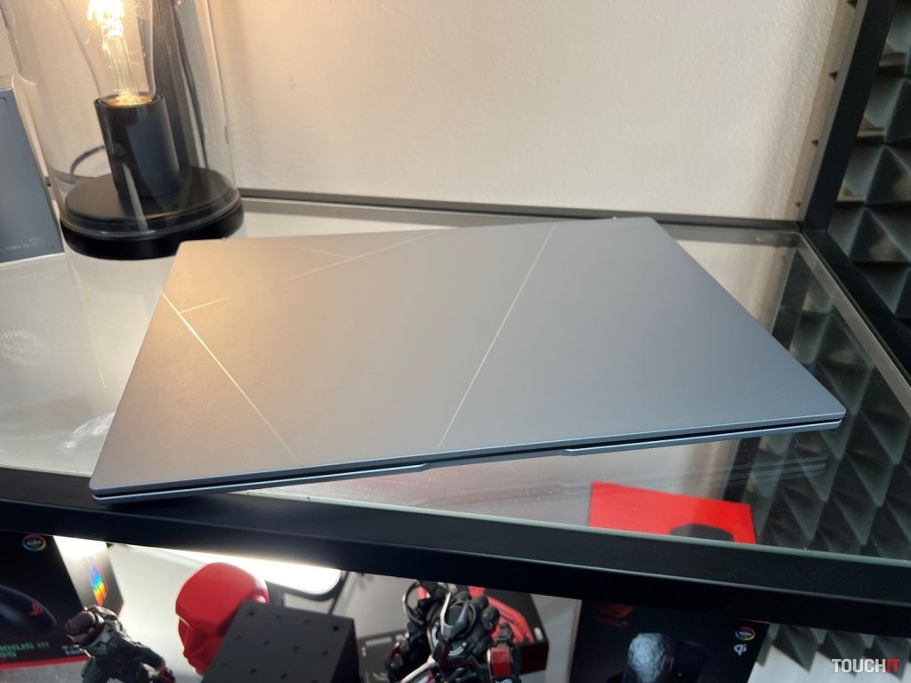 ASUS Zenbook 14 OLED (UX3405)