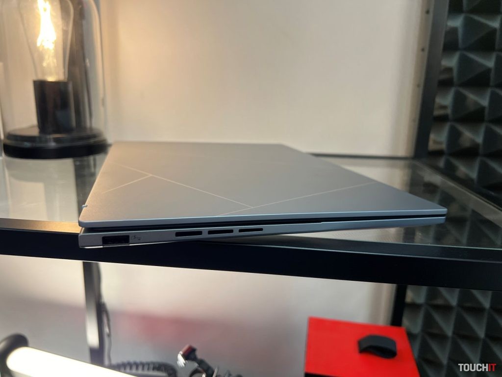 ASUS Zenbook 14 OLED (UX3405)