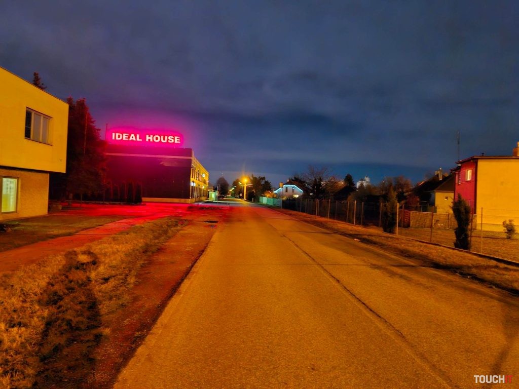 Odfotil S23 FE širokouhlým fotoaparátom, režim Noc