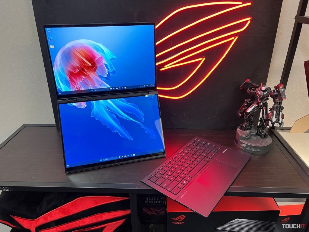 ASUS Zenbook Duo (UX8406)