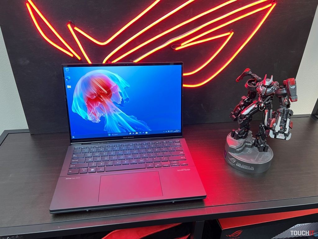 ASUS Zenbook Duo (UX8406)