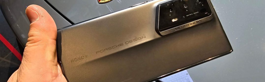 HONOR Magic V2 Porsche Edition