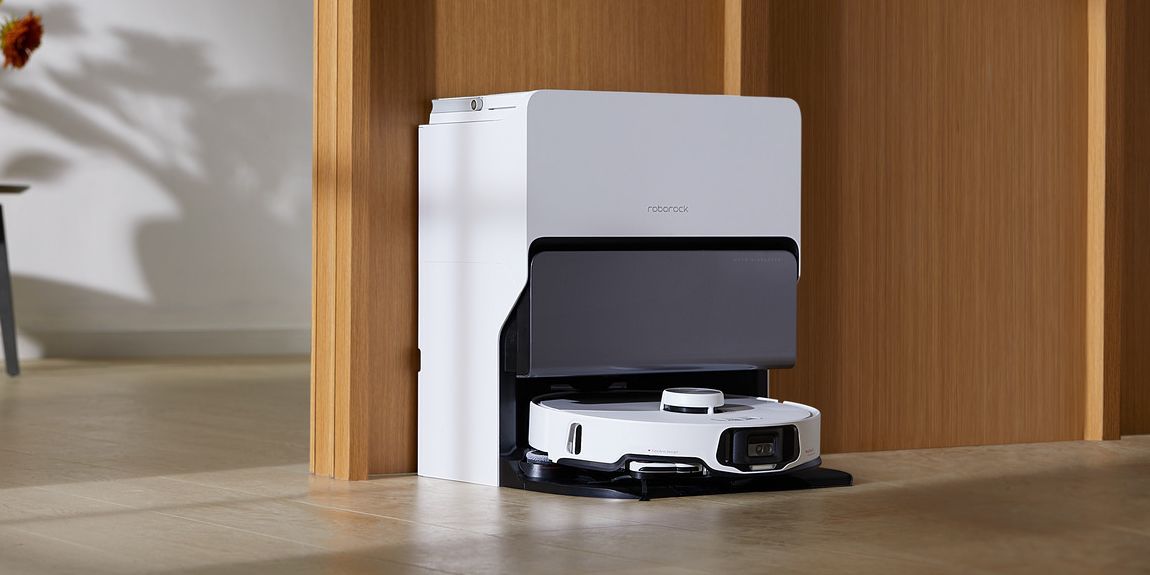 Roborock S8 MaxV Ultra je nová vlajková loď medzi robotickými vysávačmi. Má robotickú ruku a bočný mop