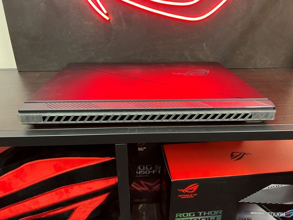 ROG Strix SCAR 18 (G834)