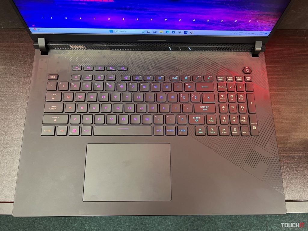 ROG Strix SCAR 18 (G834)
