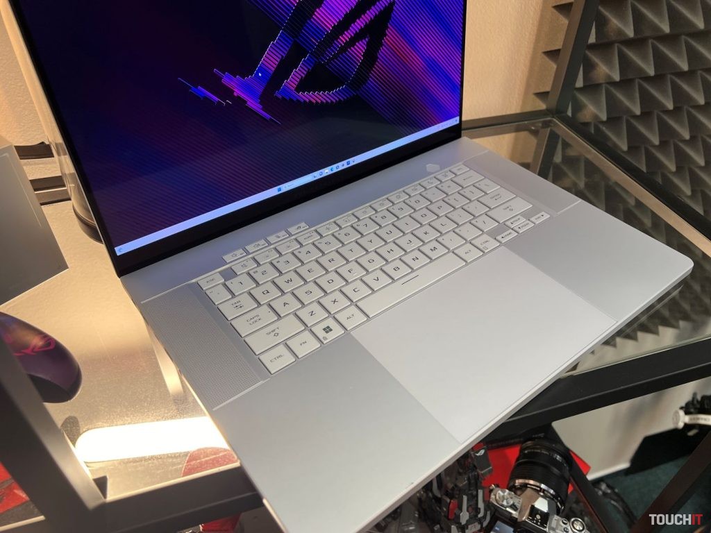 ROG Zephyrus G16 (GU605M)