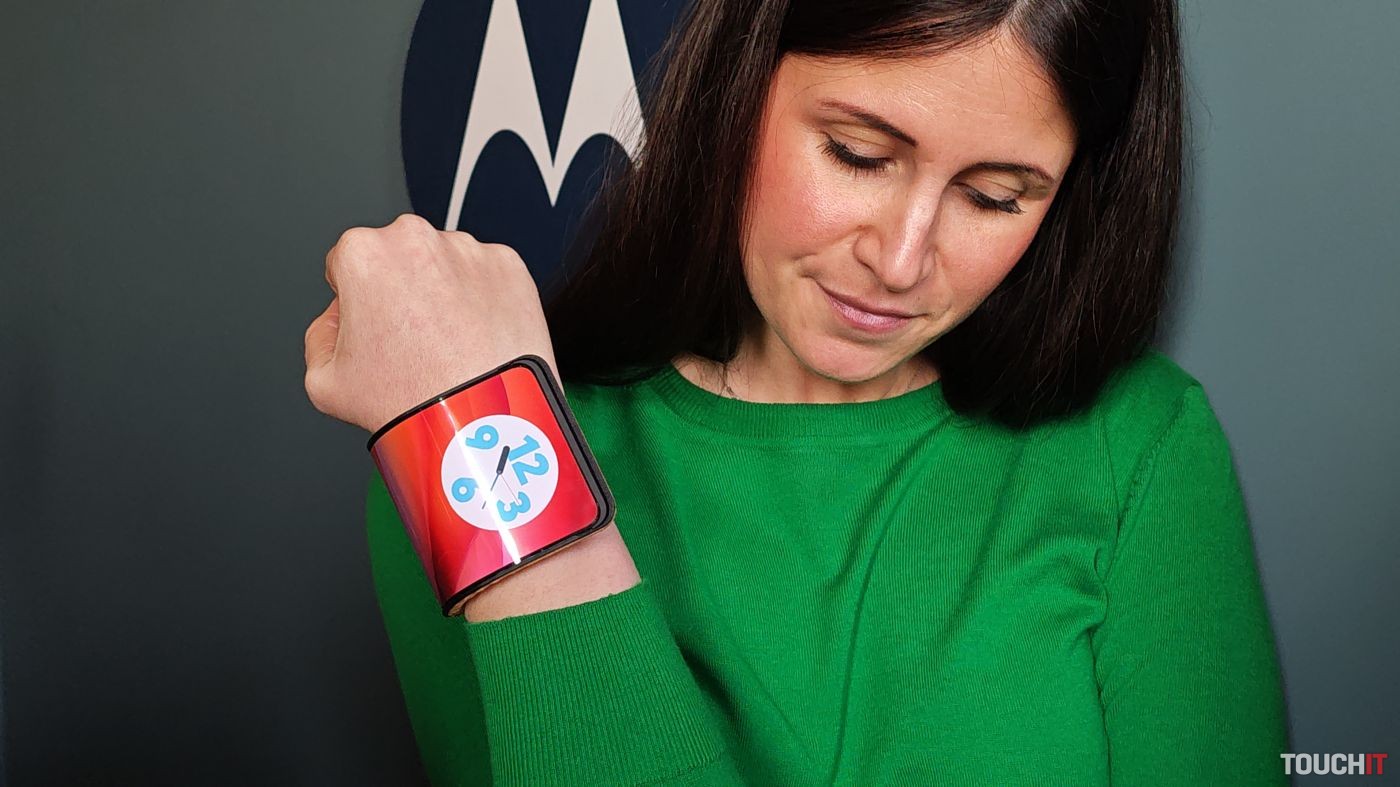Motorola predstavila koncept smartfónu s adaptívnym ohýbateľným displejom